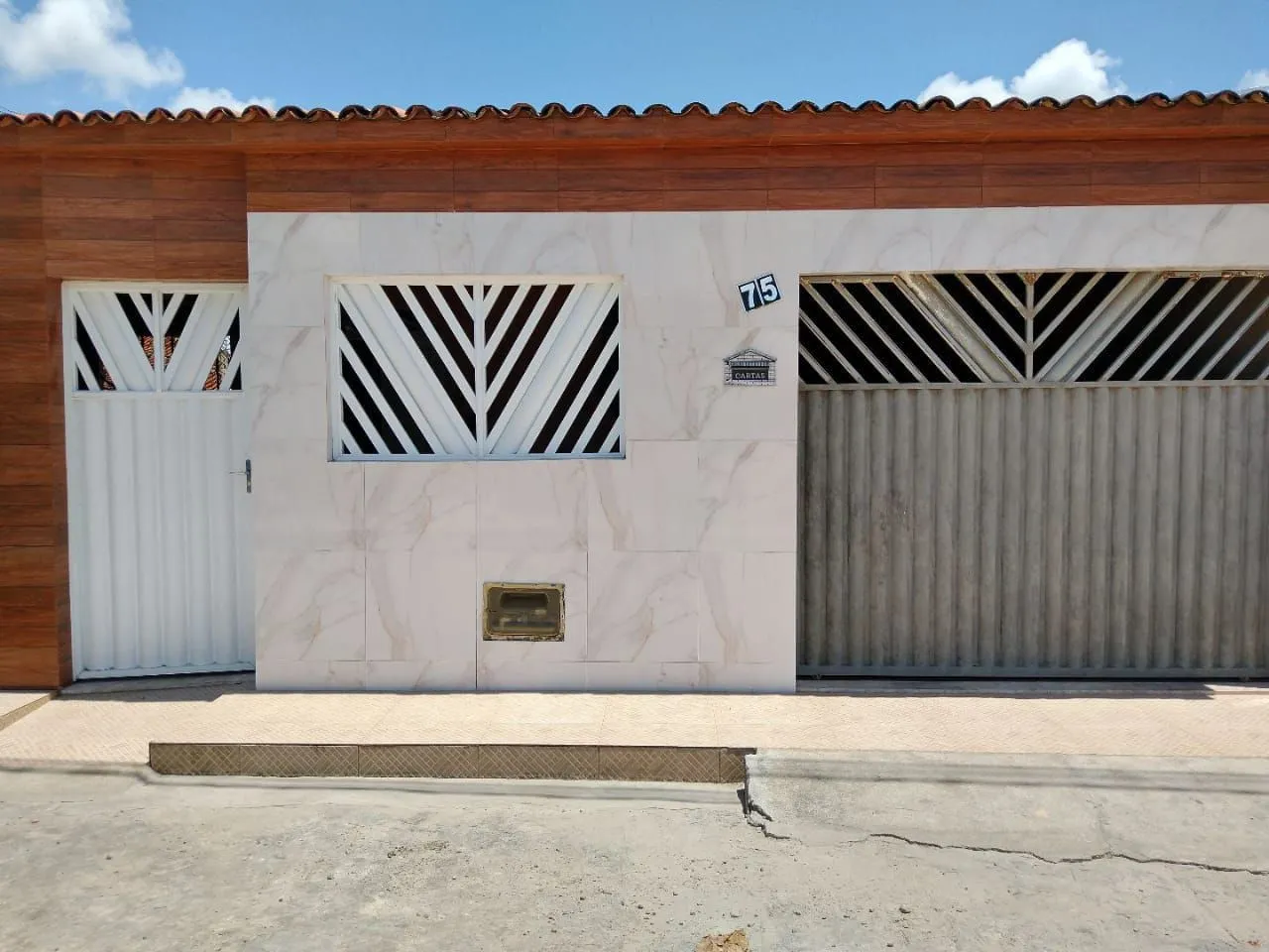 Vende-se casa no Fernando Collor
