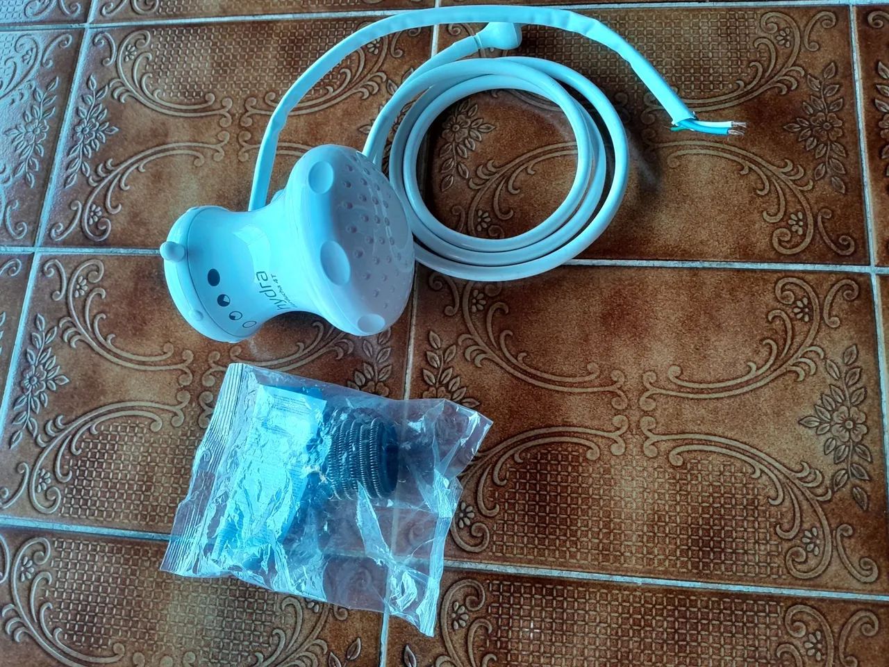 Chuveiro  Hidra com Resistência Elétrica - Foto 4