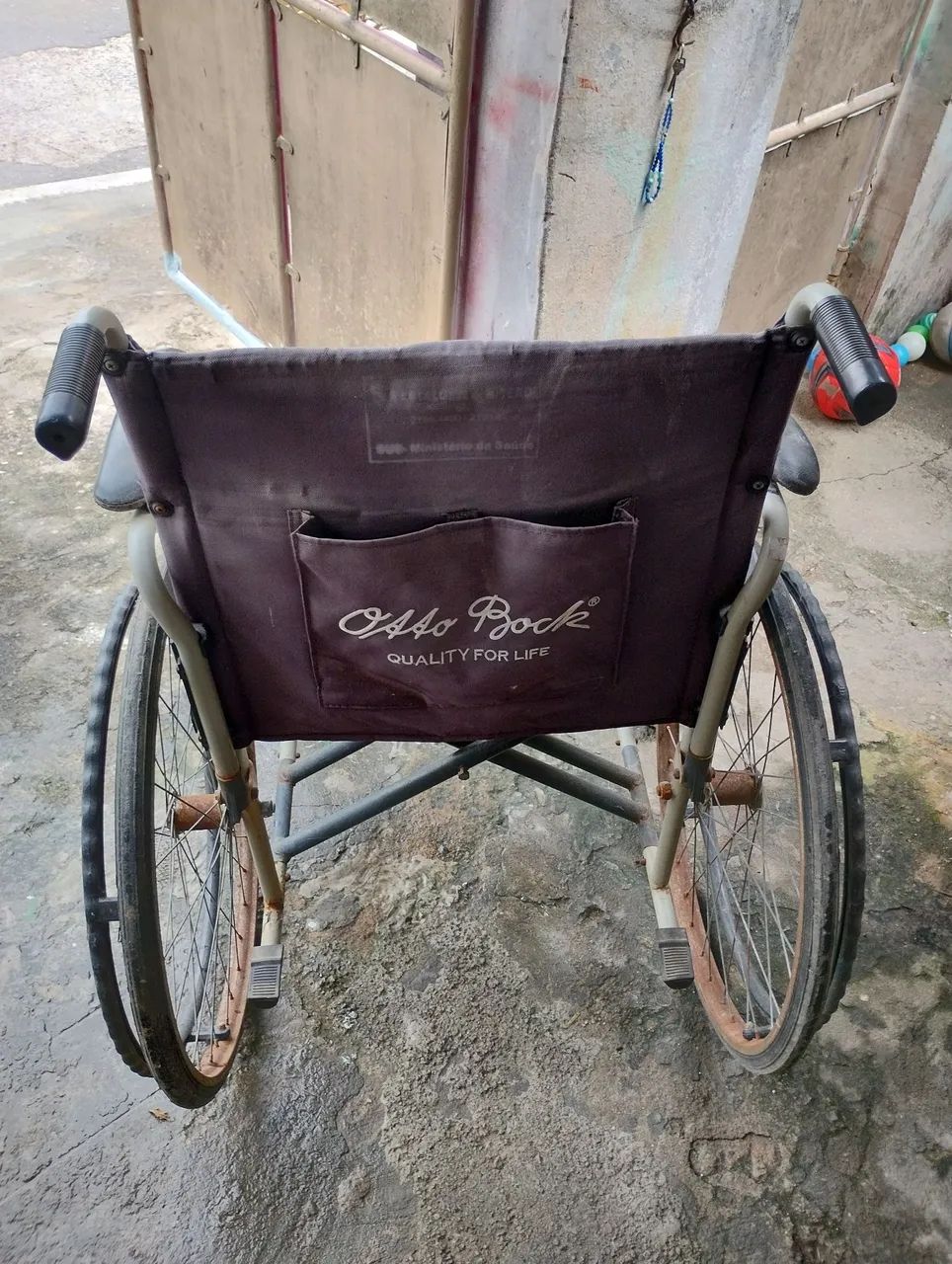 CADEIRA DE RODAS GRANDE  - Foto 3