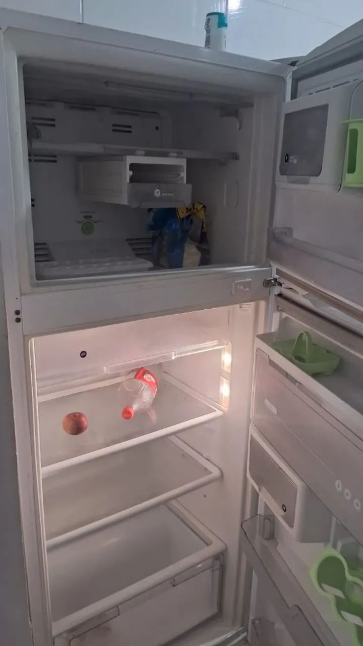 Vendo geladeira  - Foto 5