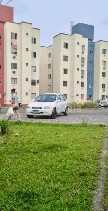 Excelente Custo-Benefício no Jardim Iririú: Confira Este Apartamento