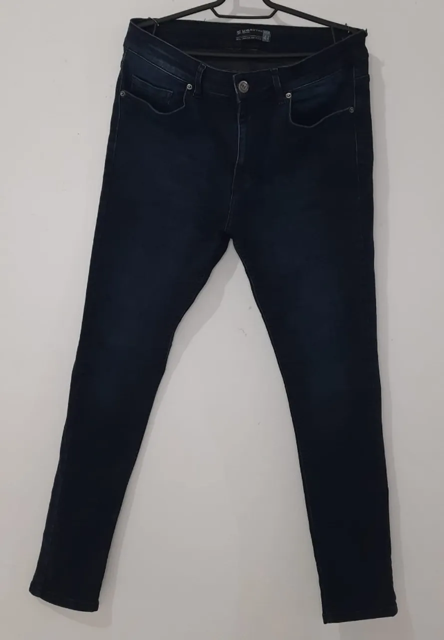Calça jeans azul com elastano- tam 44