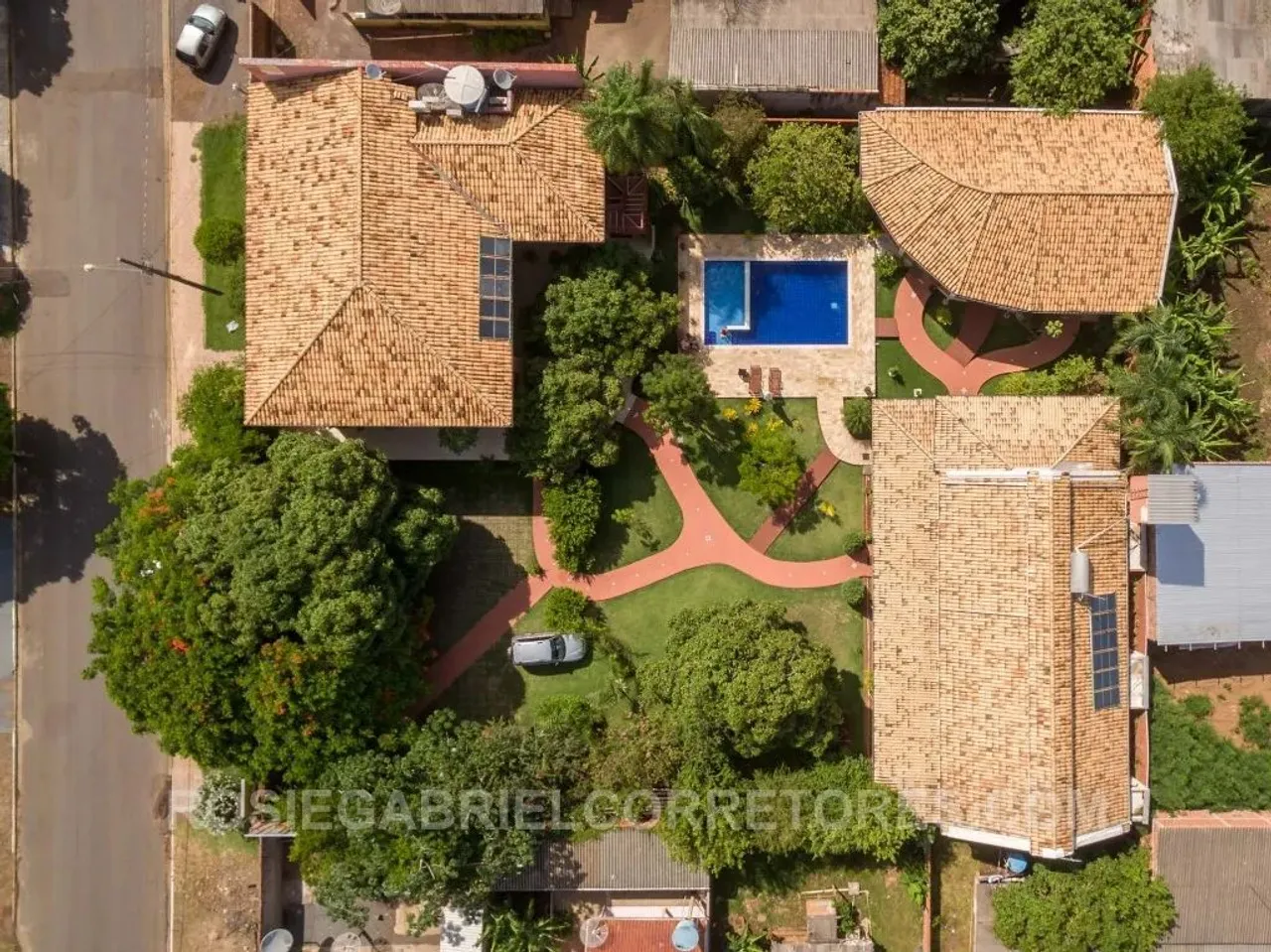BONITO - Prédio Inteiro - centro