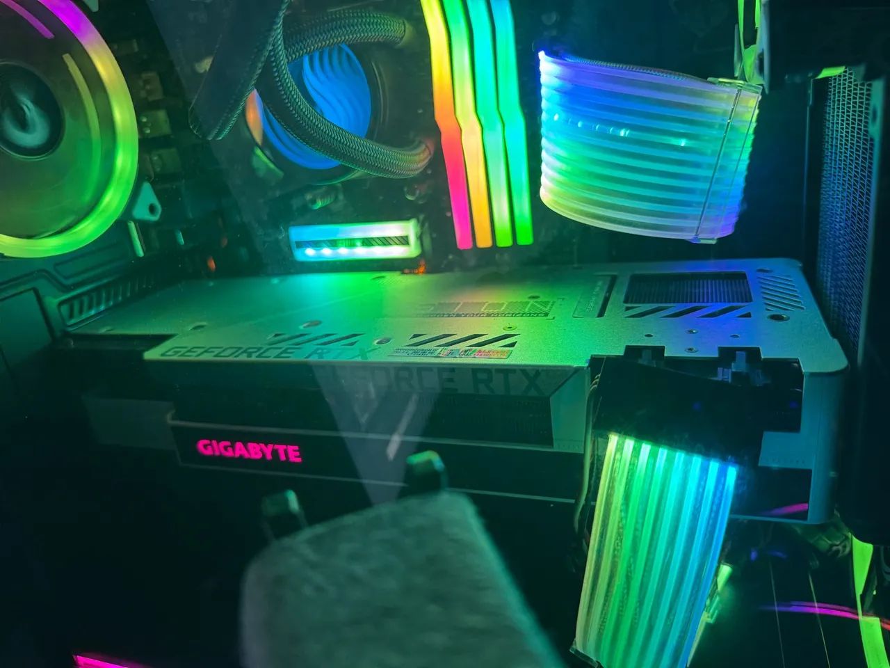 Placa de Vídeo Gigabyte GeForce RTX 3080 10GB - Foto 4