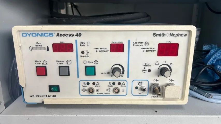 Torre de video Stryker - Equipamentos para Videolaparoscopia Revisados - Foto 2