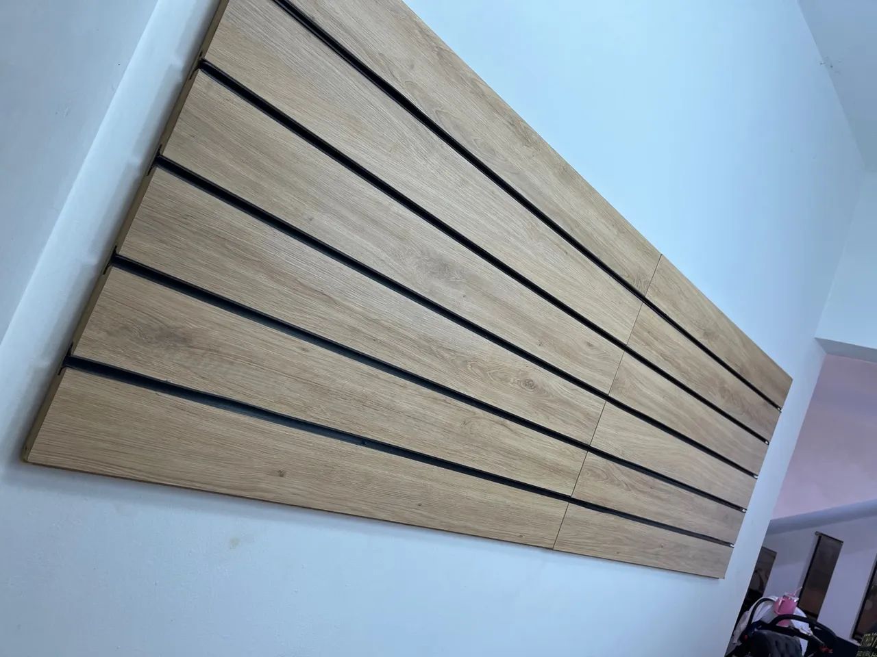 Painel ripado de madeira para loja - Foto 2