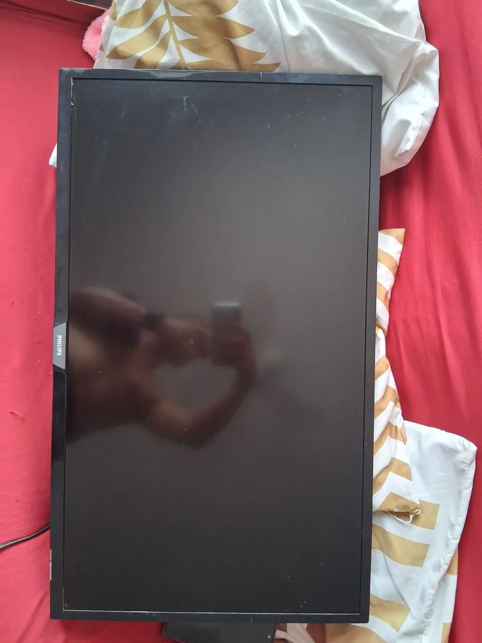 Philips 32 inch TV with defect64310977170818122