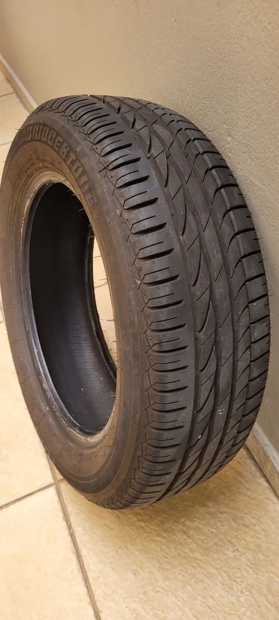Pneu Bridgestone 185/60R15 - Foto 4
