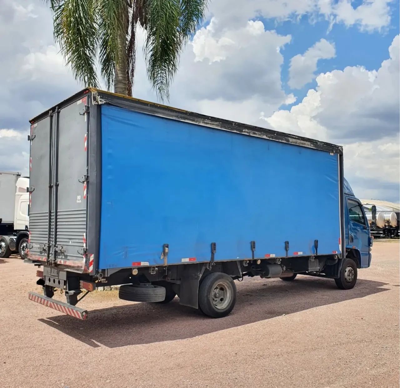 MB ACCELO 915 SIDER  - Foto 2