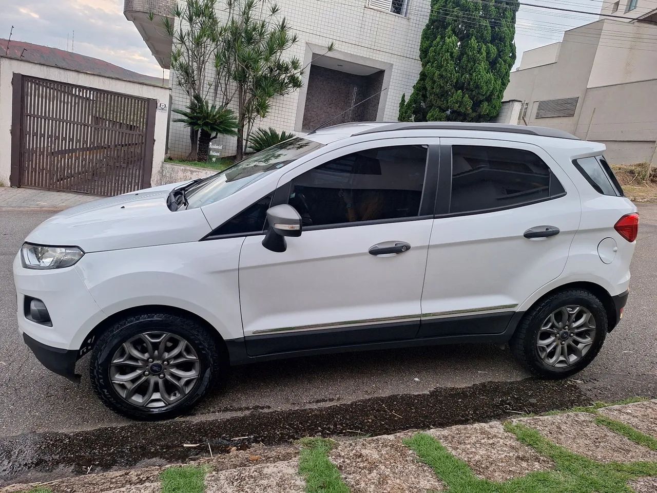 Ecosport 2013 1.6 manual, carro muito bem cuidado, sou segundo dono. - Foto 2