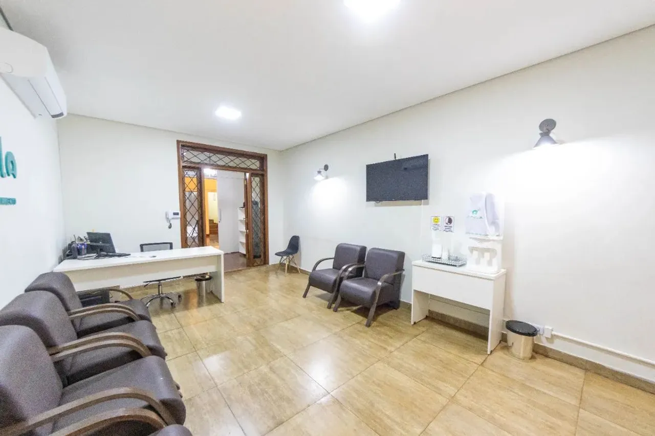 Sobrado para venda com 4 quartos, sendo 4 suítes, 411m²