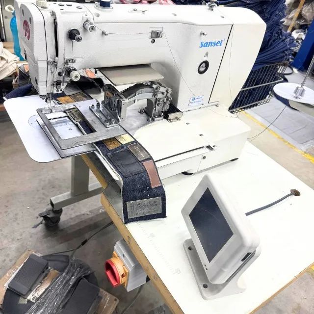 Maquina de Costura Filigrana modelo brother área 13x10 costura programada