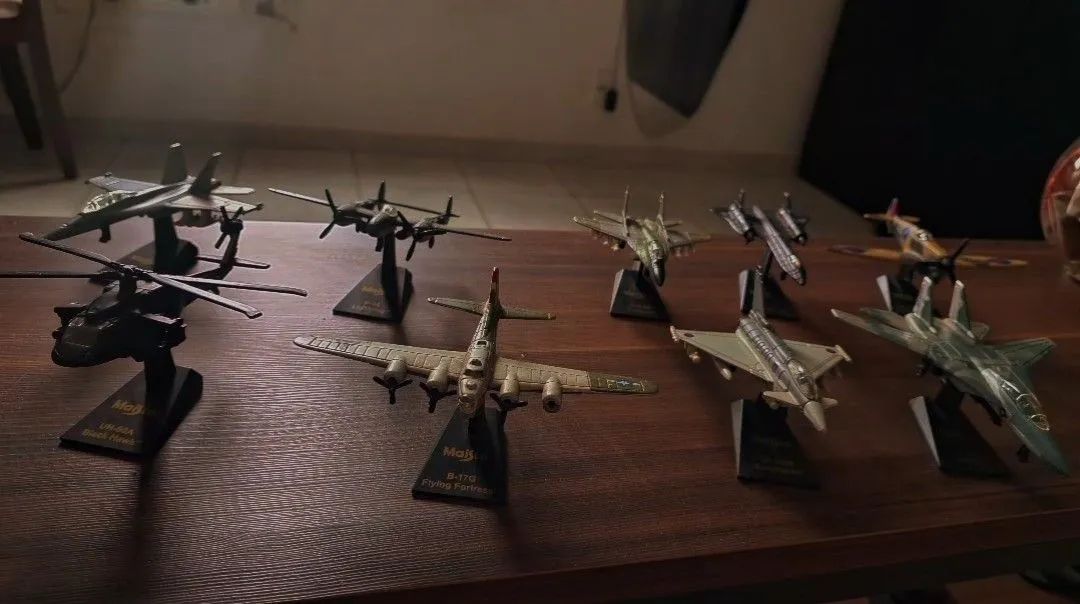 Coleção 9 aviões da maisto