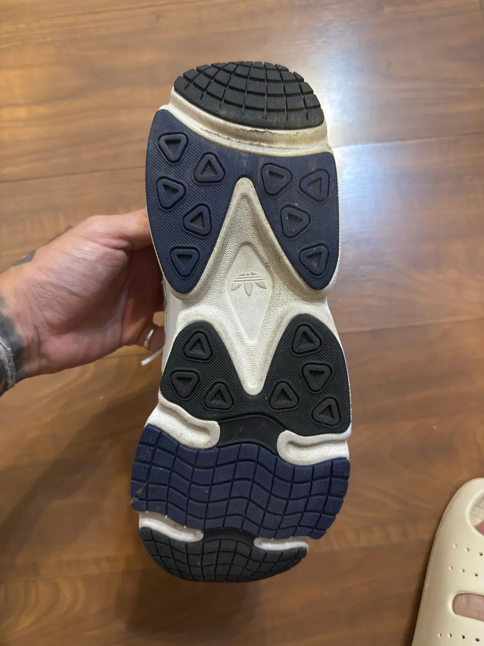 Adidas Ozmillen (41) - Foto 5