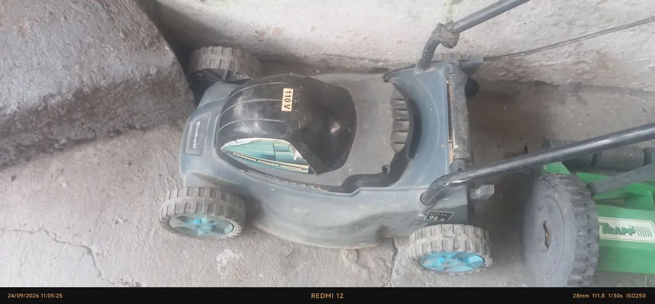 Roçadeira elétrica de carrinho 