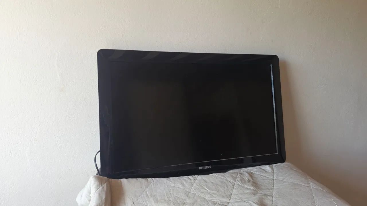 Tv philips 32 polegadas obs: sem o controle.