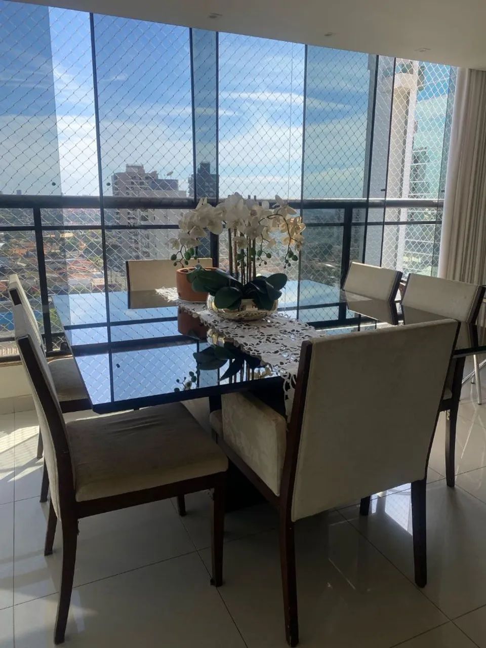 Vendo Mesa de jantar quadrada de 1,5 m,, espelhada, com 6 cadeiras - Foto 3