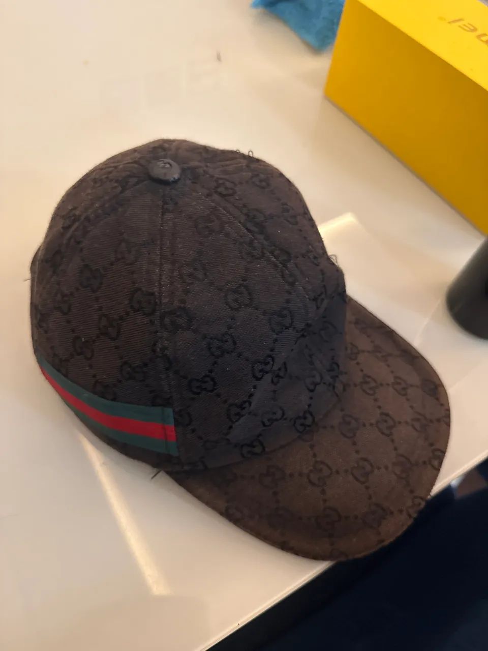 Vendo boné gucci