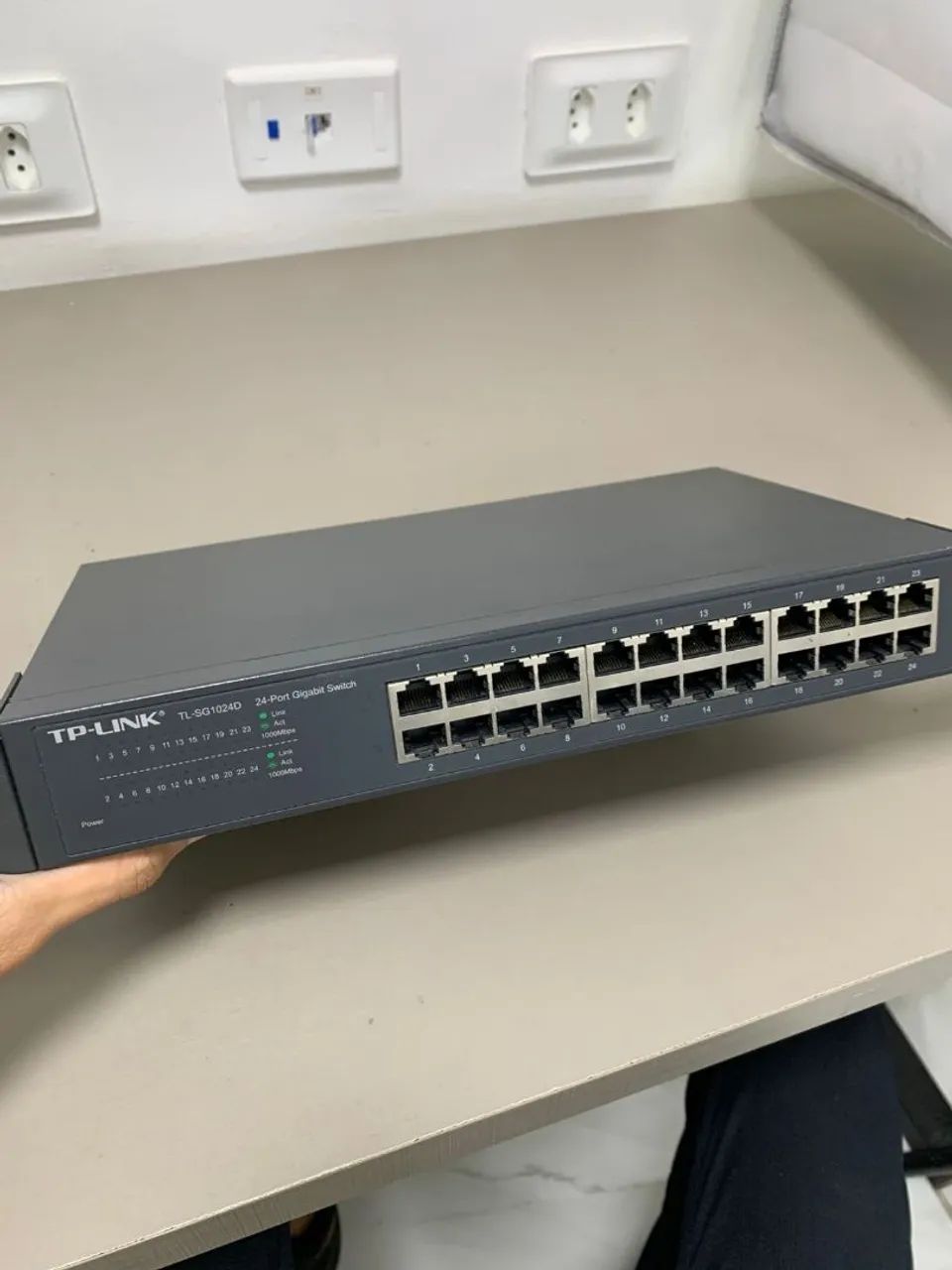 TP-Link TL-SG1024D 24-Port Gigabit Switch - Refurbished