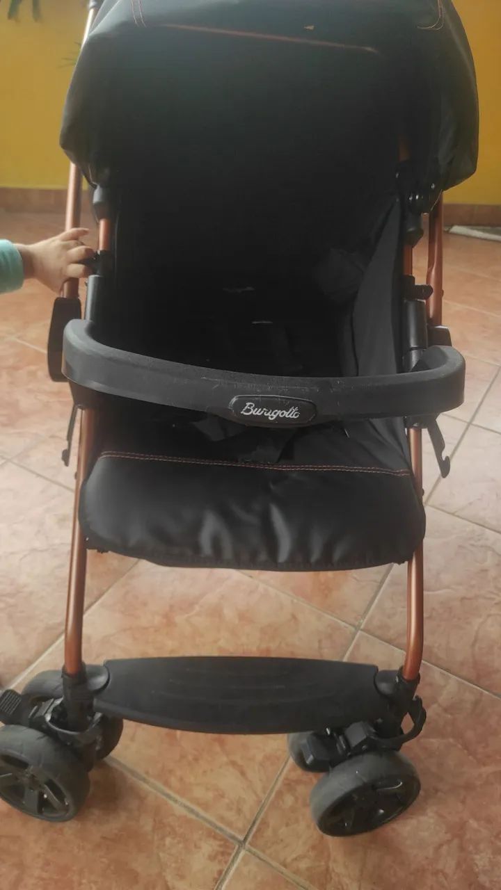 Carrinho de bebê com bebê conforto  - Foto 3