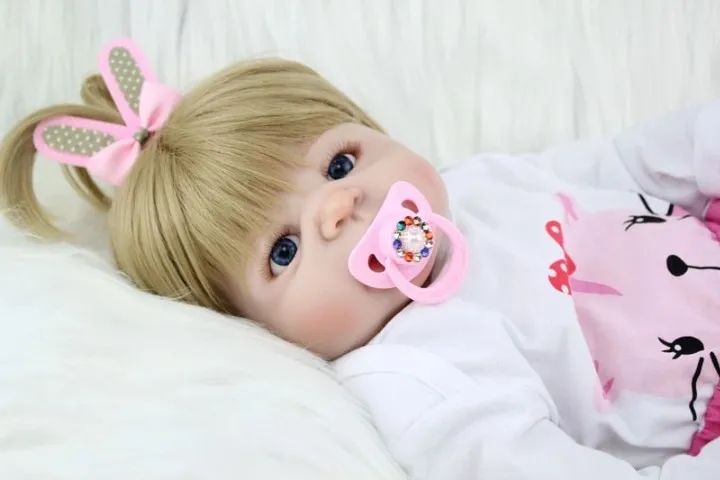 Boneca Realista Reborn Silicone Beatriz - Foto 3