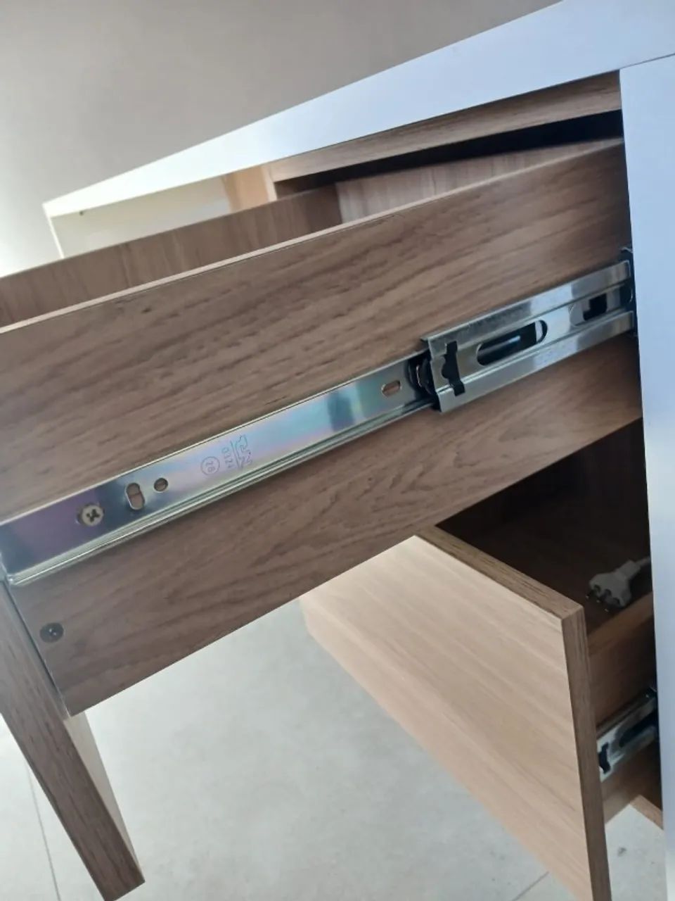 Mesa para escritório em MDF Premium Branca - Foto 4