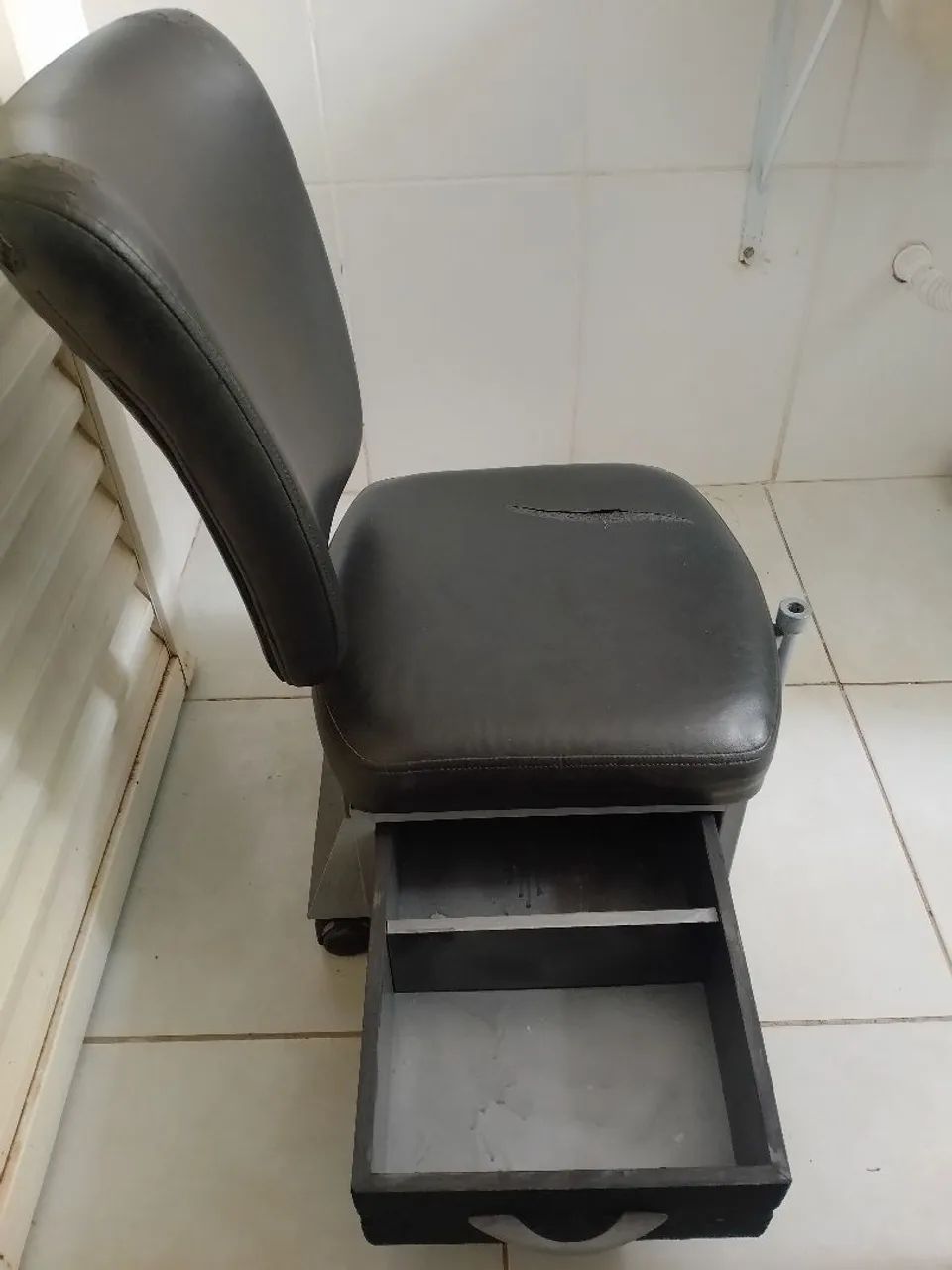 Cadeirinha pra manicure - Foto 4