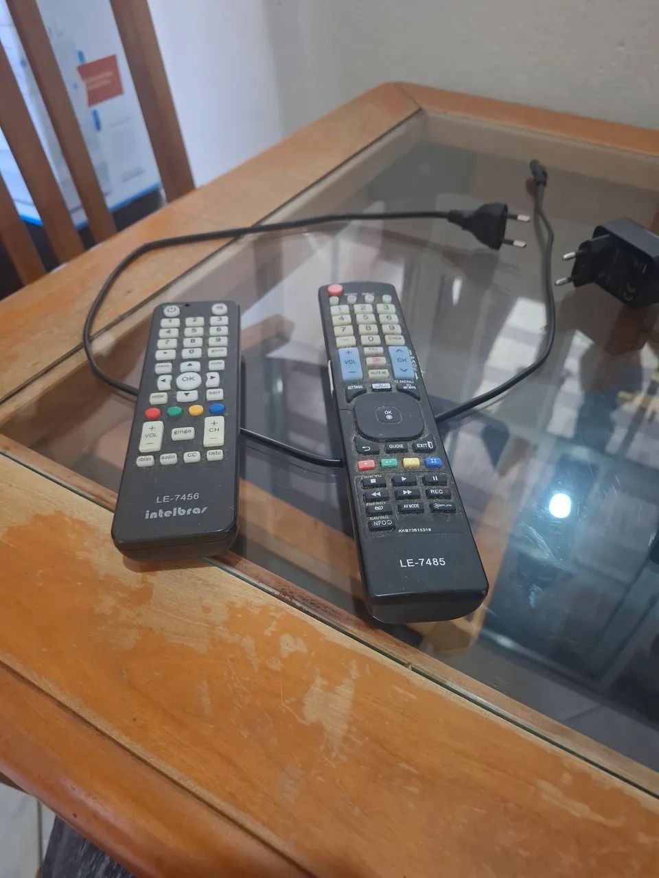 Vendo um tv42 polegadas obs: ela com tres listas na tela  - Foto 2
