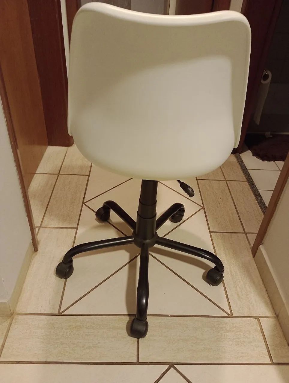 Cadeira com rodinhas  - Foto 3