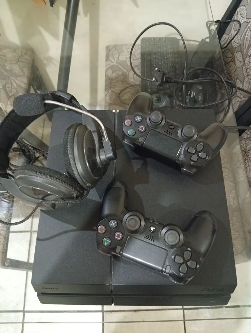 VENDO PS4 EM EXCELENTE ESTADO 