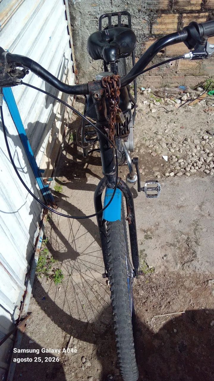 Bicicleta motorizada toda boa só pega e anda  - Foto 4