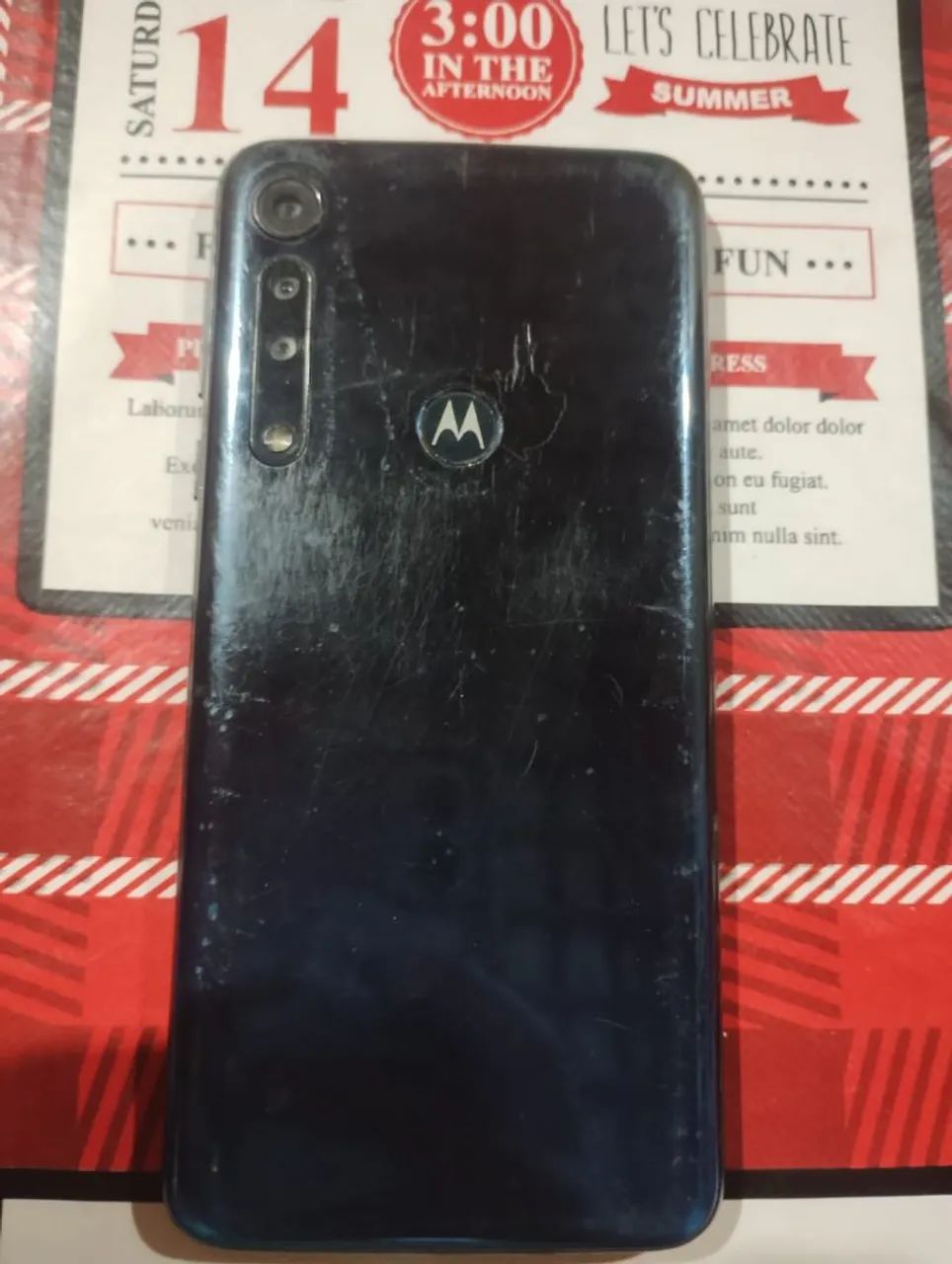 Venda de celular trincado 