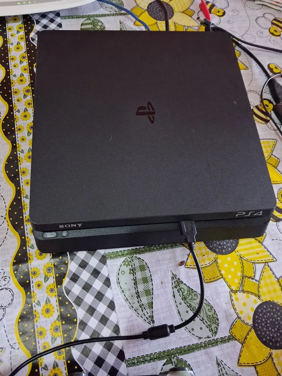 PS4 SLIM 1 TB  - Foto 2