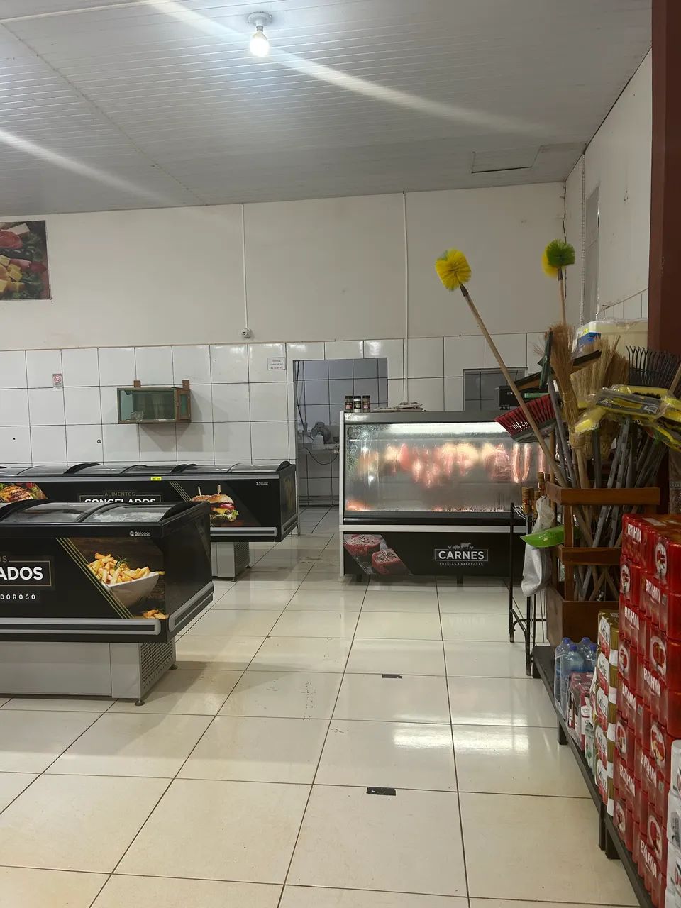 Vende-se mercado e peixaria 