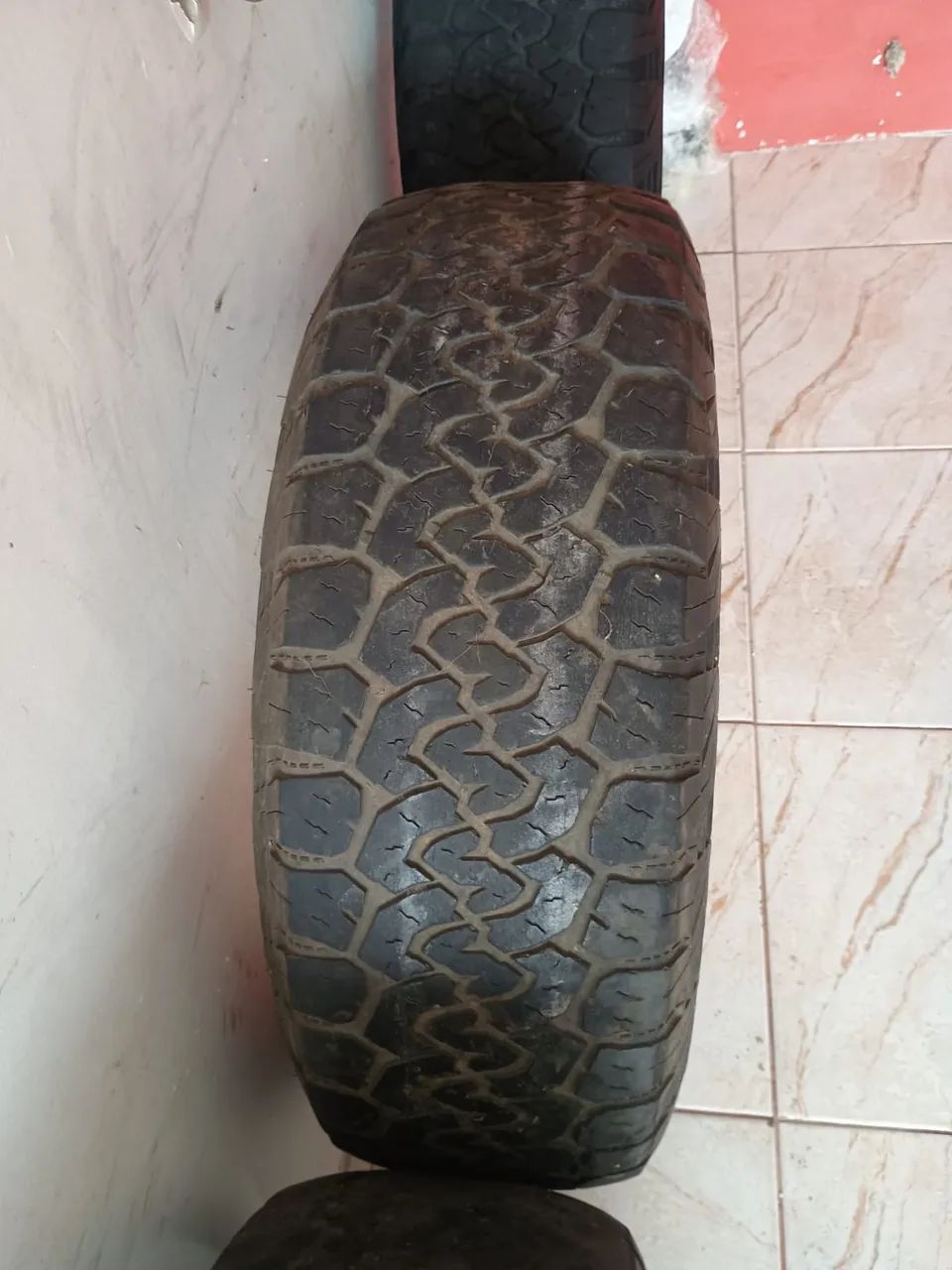 Pneu 16 