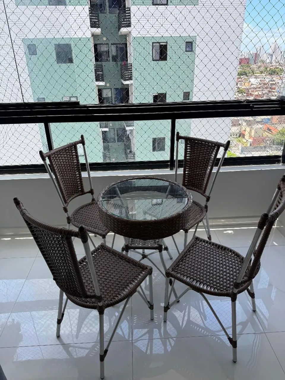 Conjunto Mesa e 4 Cadeiras em Vime - Foto 2