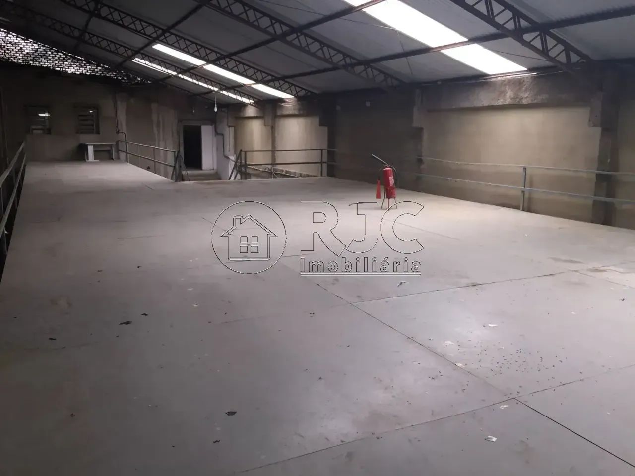 Imóvel para venda possui 1084 metros quadrados com 1 quarto em Estácio - Rio de Janeiro - 