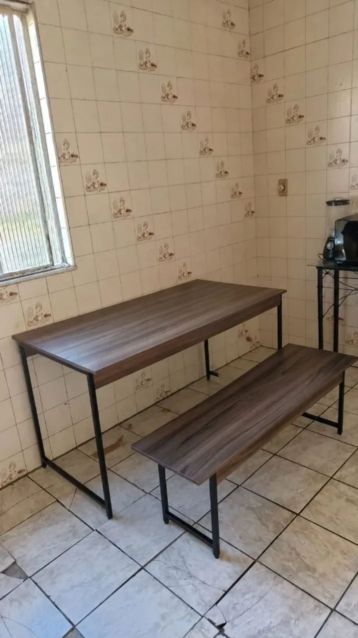 Mesa com banco 