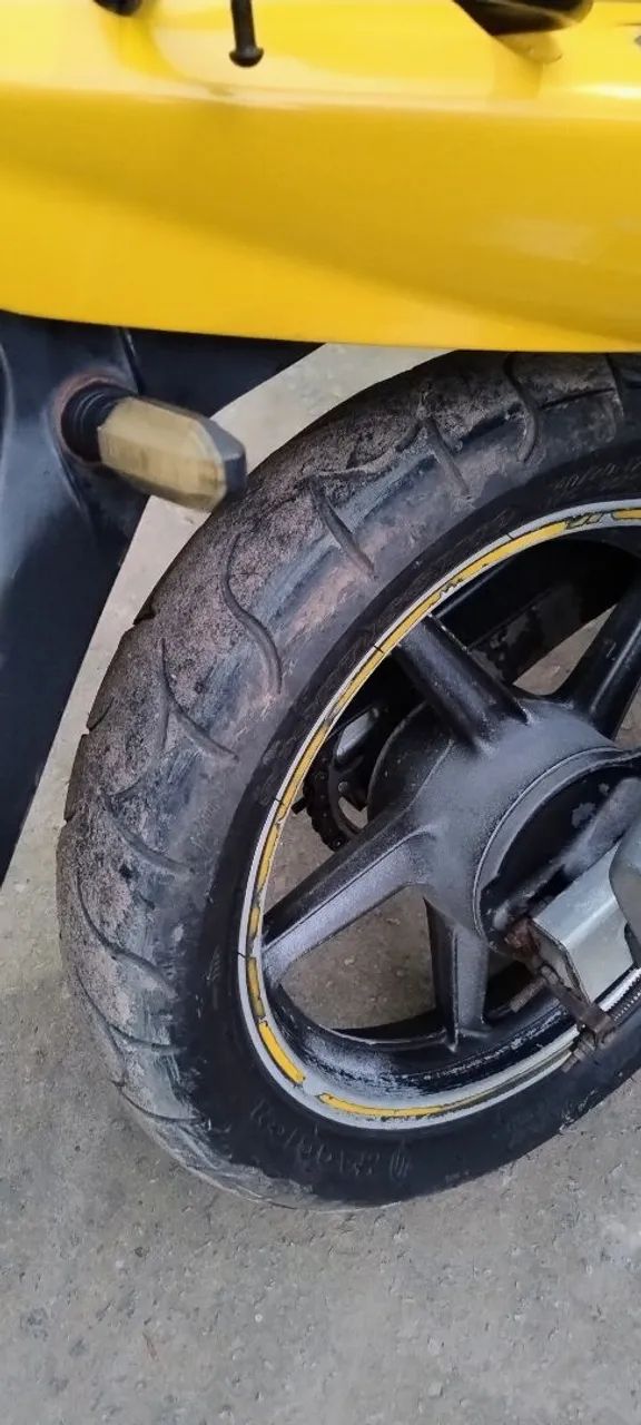 Pra vender ligeiro Twister ano 2007 CBX 250 cor amarela em perfeito estado de conservação  - Foto 2
