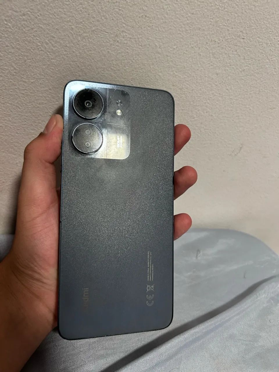 Vendo Xiaomi Redmi 13C com 128 GB de armazenamento.