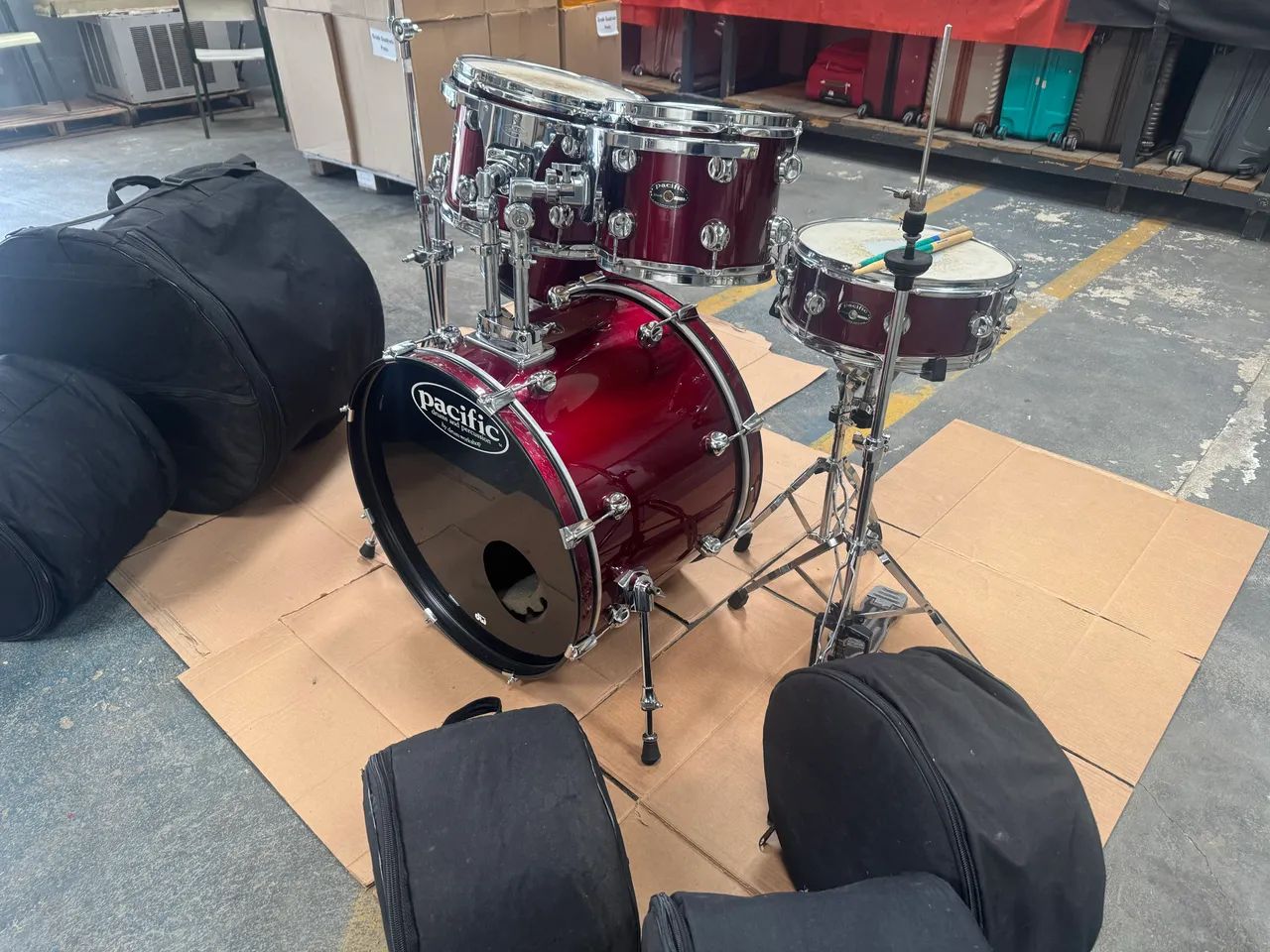 Bateria DW PACIFIC extremamente nova com case!!! - Foto 3