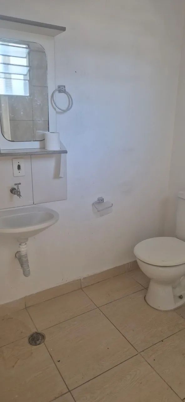 Aluga-se casa 3 comodos vila brasilina  - Foto 2