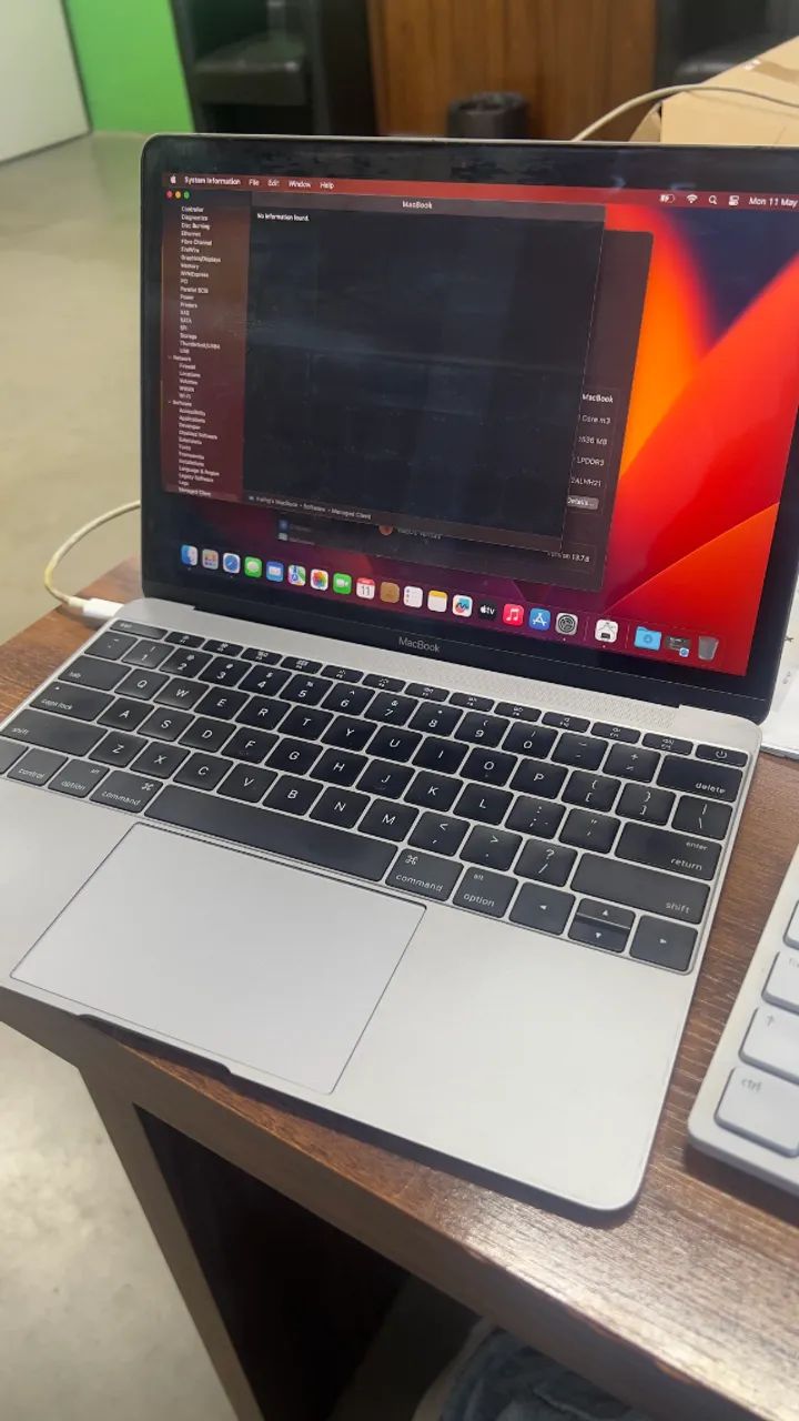 Apple MacBook Retina 12-inch 2017 本体 Apple MacBook 12 2017 - Notebookcheck.info