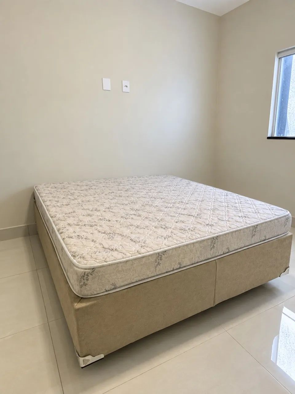 Vendo cama box de casal com colchão  - Foto 3