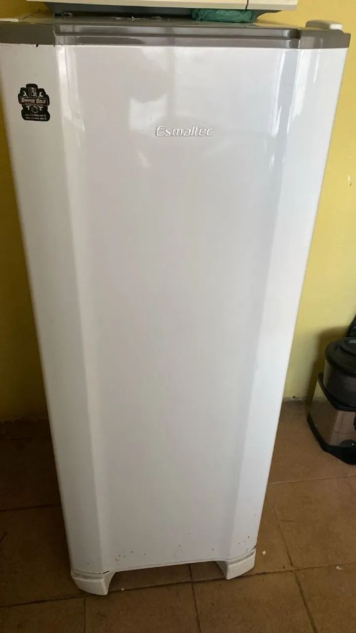 Geladeira smaltec 