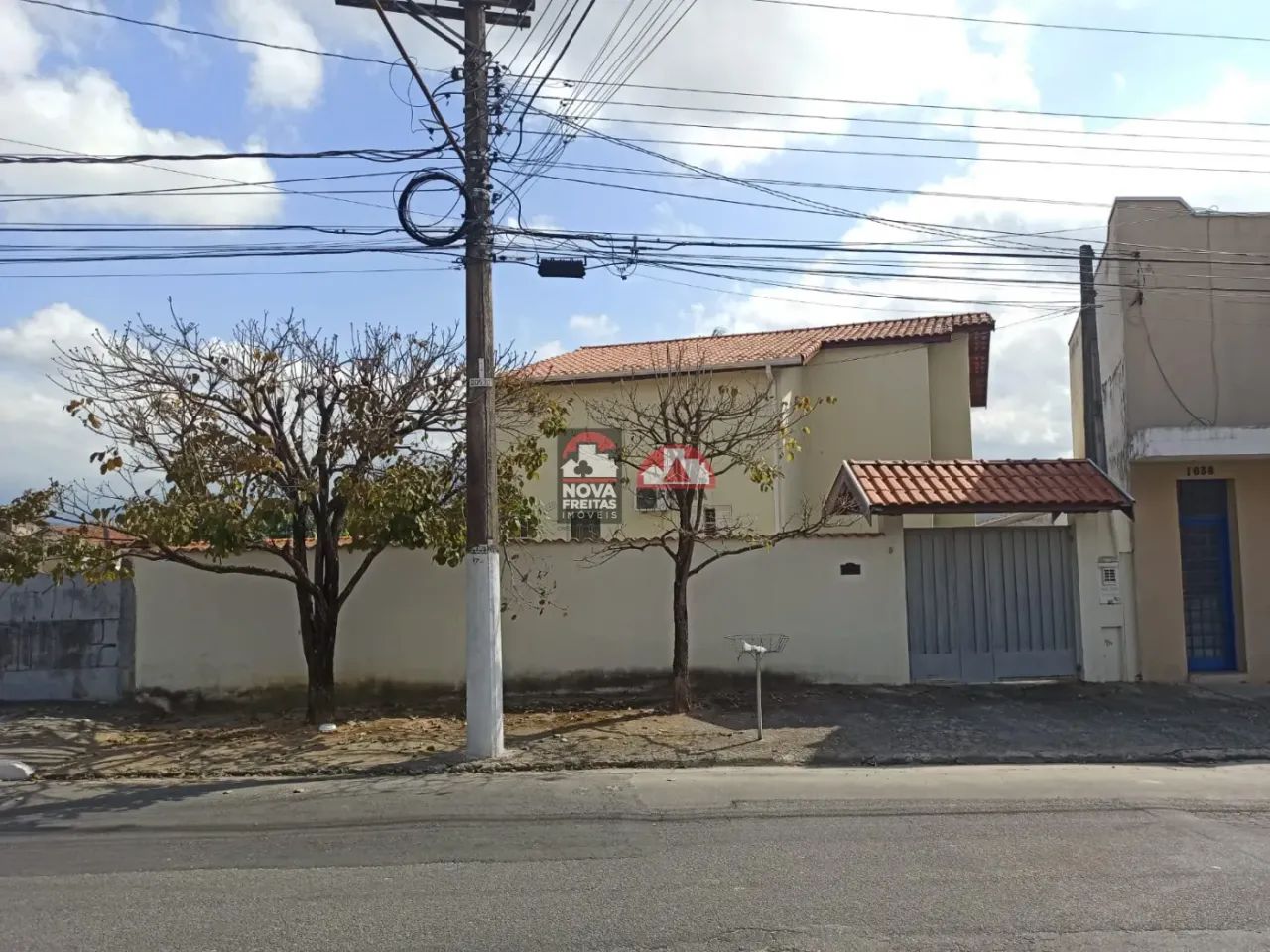 Venda de Casa no Centro de Pindamonhangaba/SP