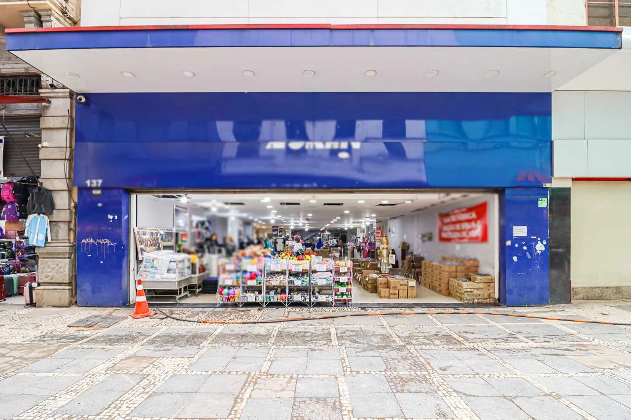 Loja na Rua Direita, 137  1346 m²