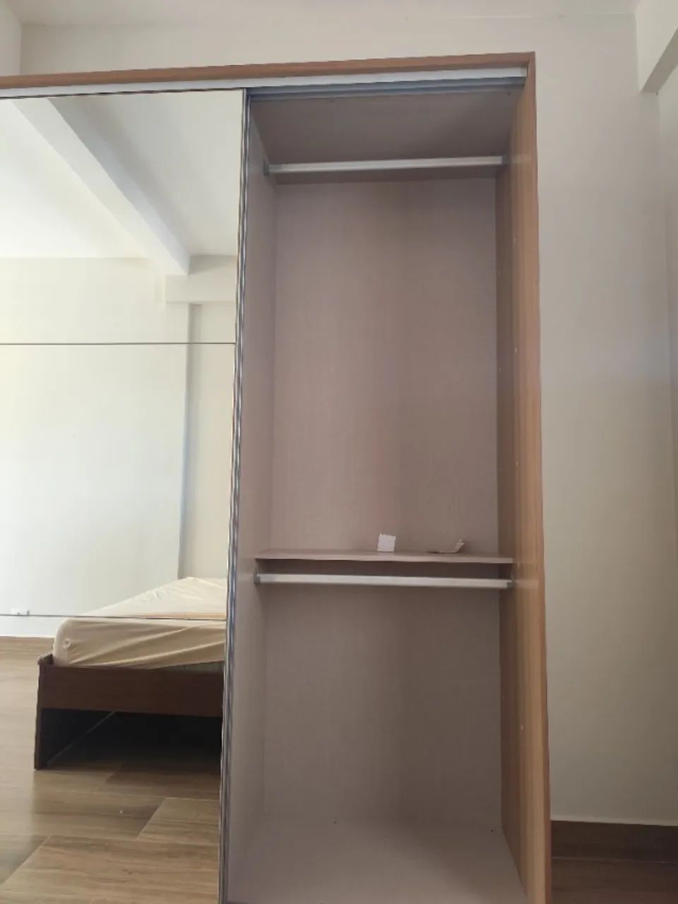 GUARDA ROUPA RUDNICK SEM USO - Foto 3