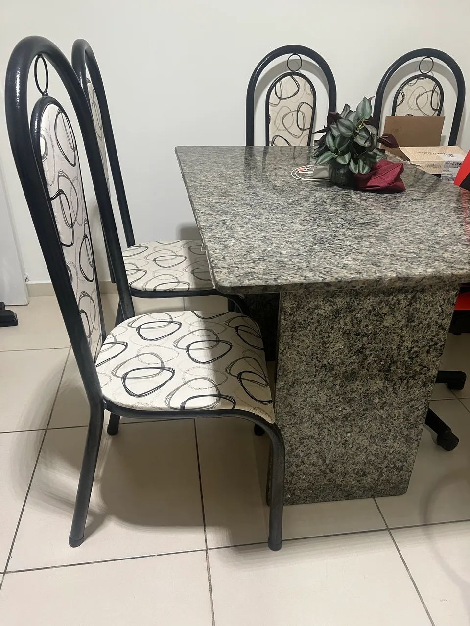 Mesa 4 cadeiras 