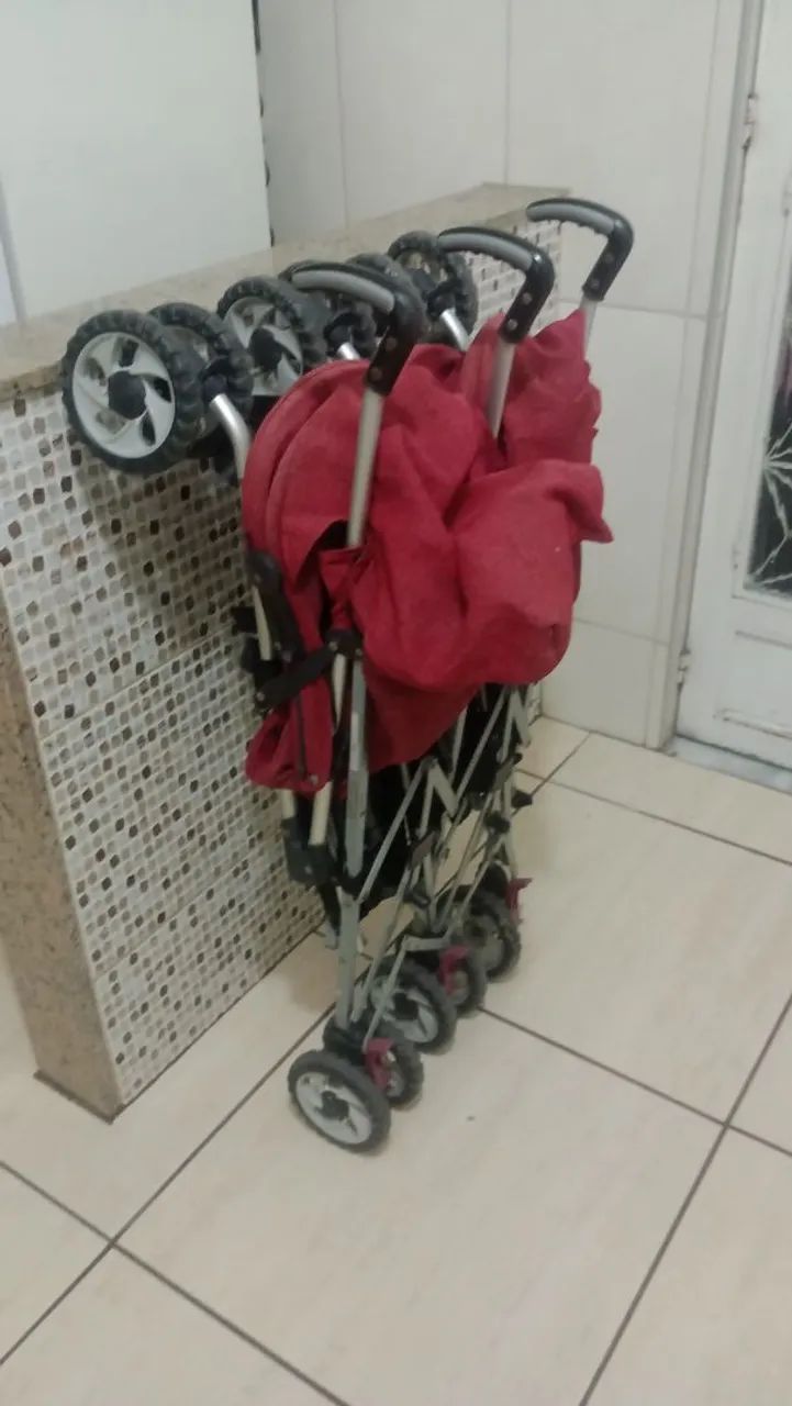 Carrinho de bebê gêmeos  - Foto 3